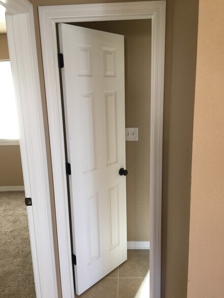 Building Photo - 203 S Mesa St