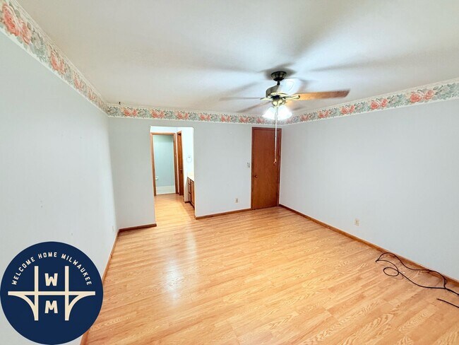 Building Photo - 5700 W Wahner Ave