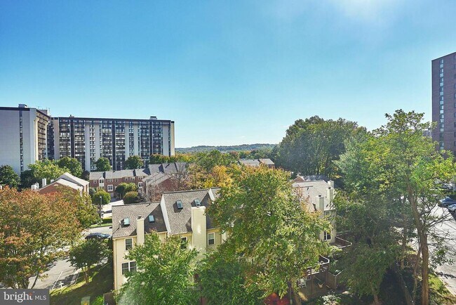 Building Photo - 5340 Holmes Run Pkwy