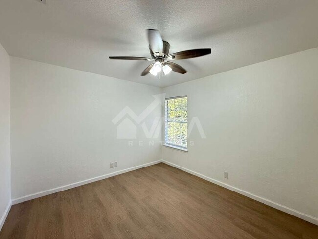 Building Photo - 4915 Brazoswood
