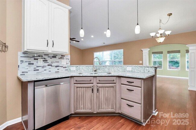 Building Photo - 7000 Dacian Ln