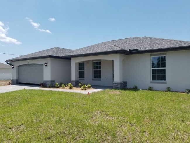 Primary Photo - 4 Bedrooms 2 Baths Single-Family Home in C...
