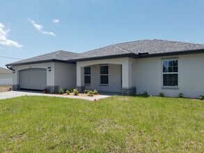 Building Photo - 4 Bedrooms 2 Baths Single-Family Home in C...