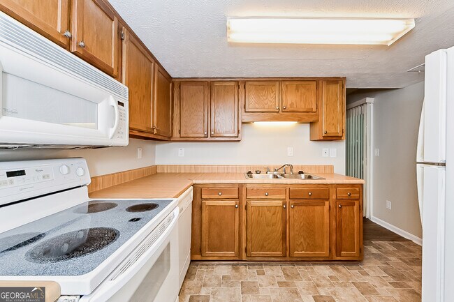 Building Photo - 8305 Gledstone Way