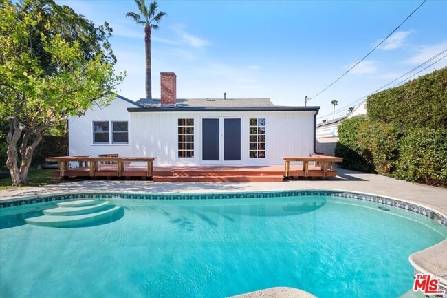 Primary Photo - 12848 Tiara St