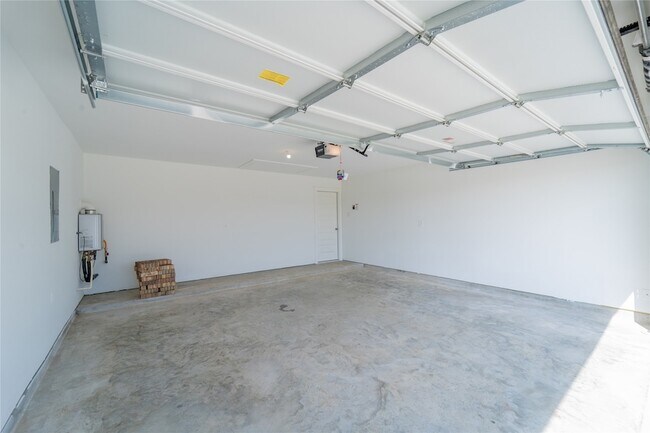 Building Photo - 3827 Pierce Pl Ln