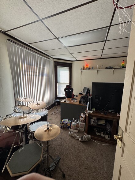 Building Photo - 808 Niagara St