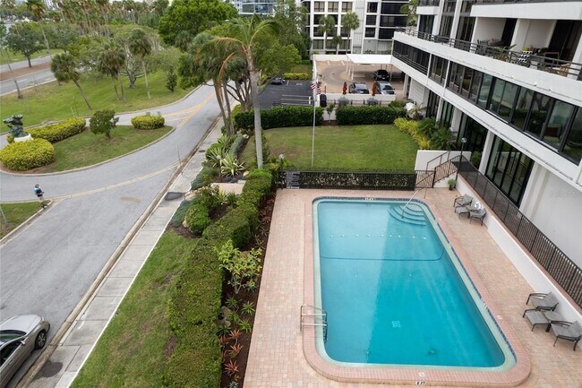 Building Photo - 770 S Palm Ave