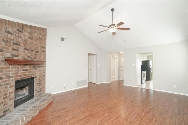 Building Photo - 302 Rosemary Ln