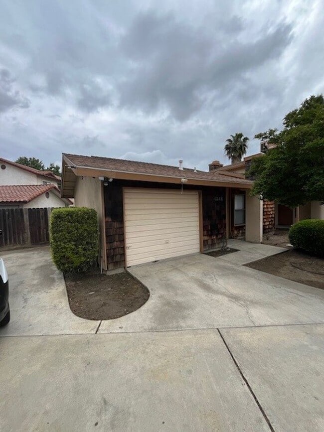 Building Photo - 4346 W Douglas Ave