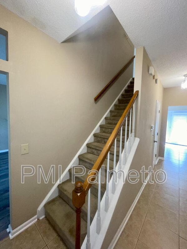 Building Photo - 116 S Mercer Dr