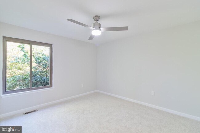Building Photo - 8748 Ridge Hollow Ct