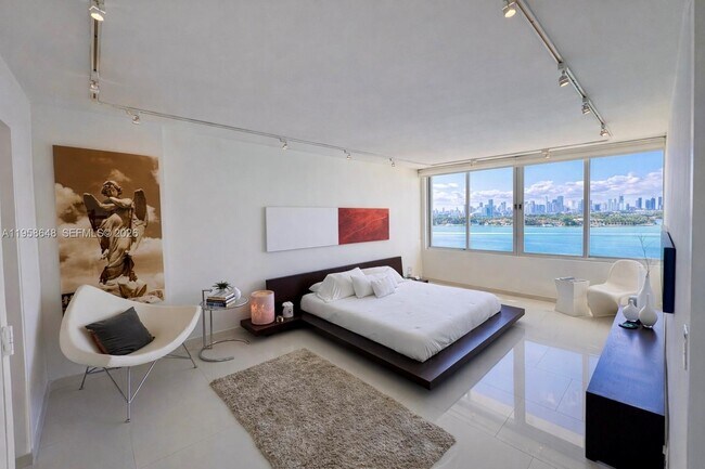 Building Photo - 1000 West Ave