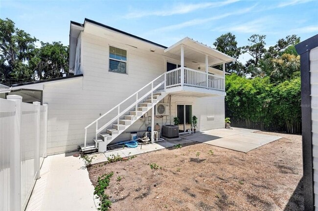 Building Photo - 1099 Grove Ave