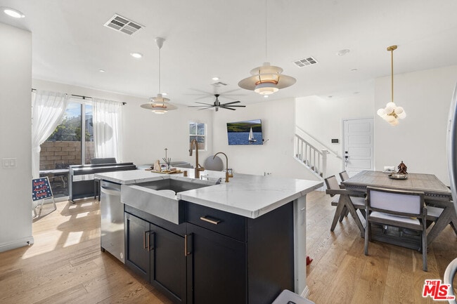 Building Photo - 27751 Dyer Wy