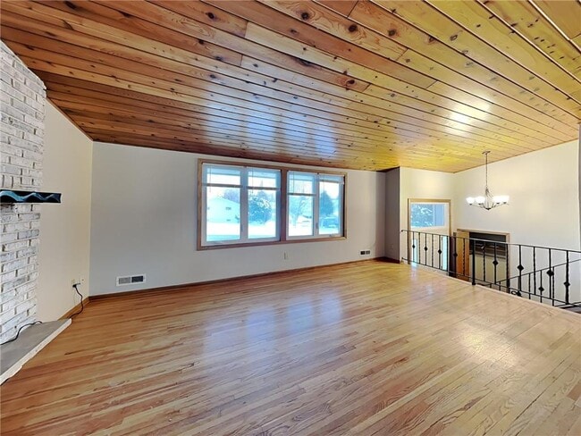 Building Photo - 9241 34th Ave N