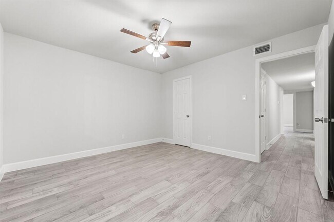 Building Photo - 9026 Kempwood Dr