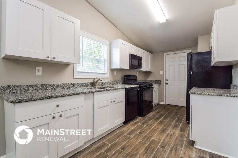 Building Photo - 3476 Tulip Dr