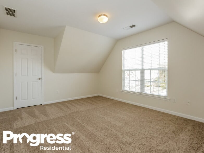 Building Photo - 10911 Claude Freeman Dr