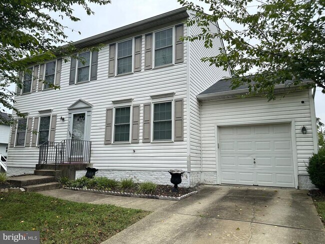 Primary Photo - 5435 Sir Douglas Dr