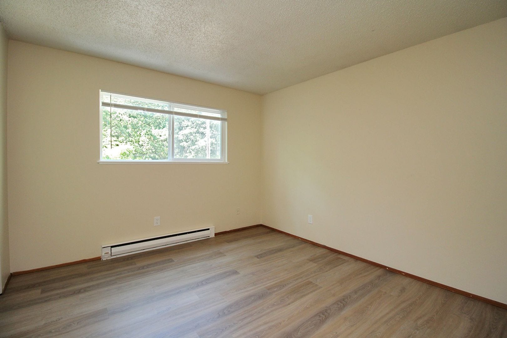 Building Photo - 3736 SW 10th Ave
