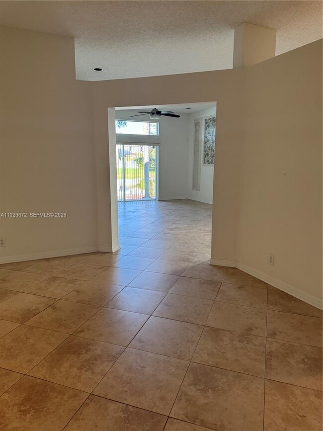 Building Photo - 815 Vista Meadows Dr