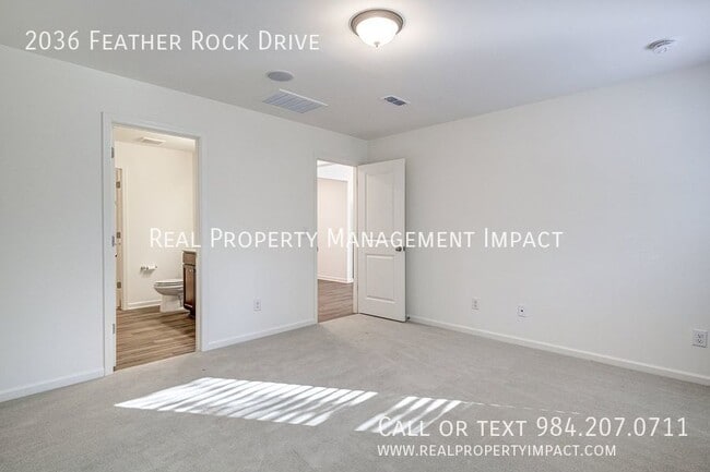 Building Photo - 2036 Feather Rock Dr