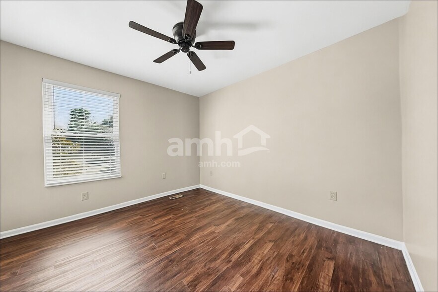 Building Photo - 2626 Sterling Ter