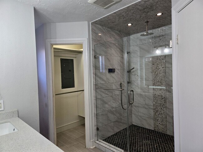 Building Photo - 7535 Stone Pine Ln