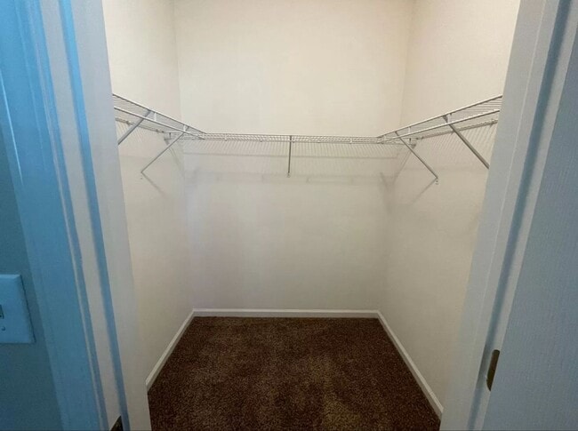 Building Photo - LEXINGTON FARMS...3 Bedroom  Bath House