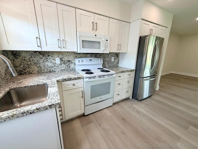 Building Photo - 2020 NE 56th Ct