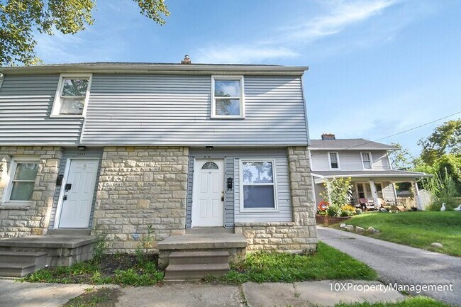 Building Photo - 2065 W Mound St