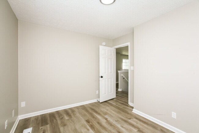 Building Photo - 6642 Pasco Ln