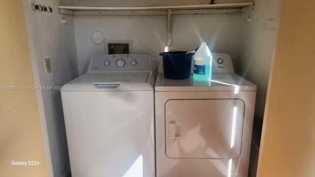 Building Photo - 15040 SW 103rd Ln