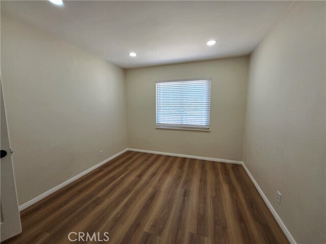 Building Photo - 16340 Villa Dr