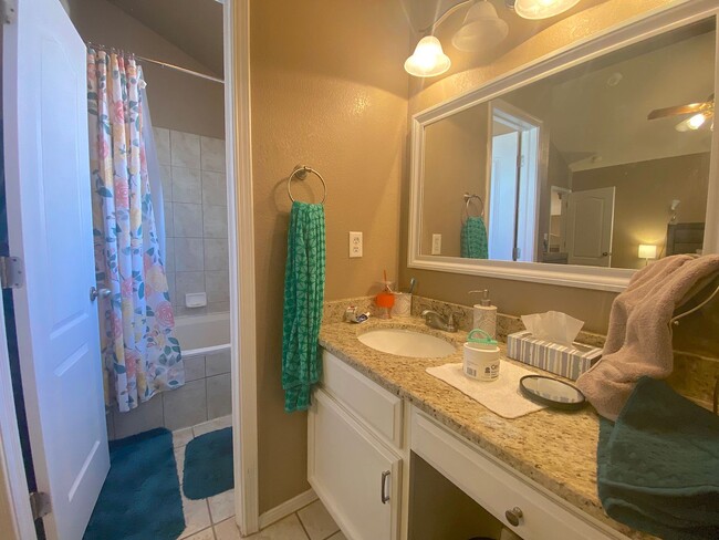 Building Photo - East El Paso 3 bed Refrig A/C w/Loft!