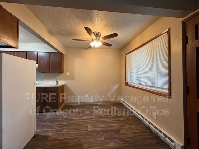 Building Photo - 1117 SE 27th Ave