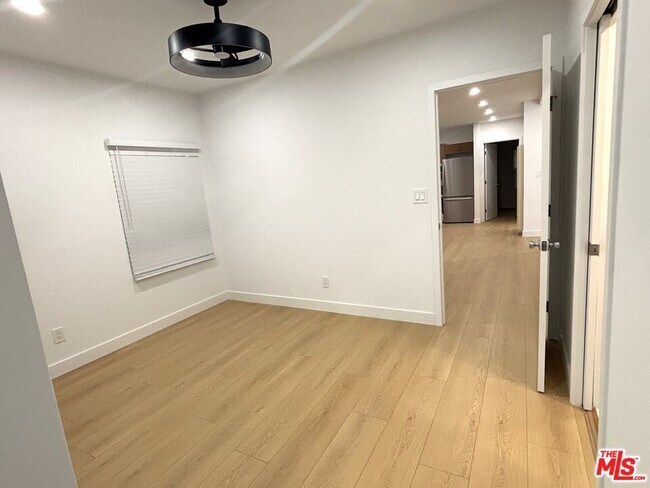 Building Photo - 2115 Venice Blvd.