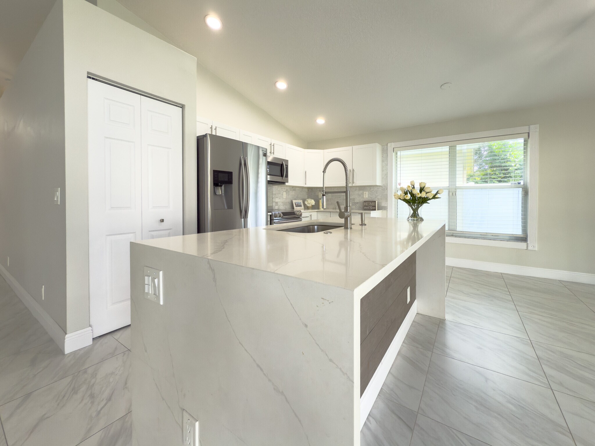 Building Photo - 12204 Sunset Point Cir
