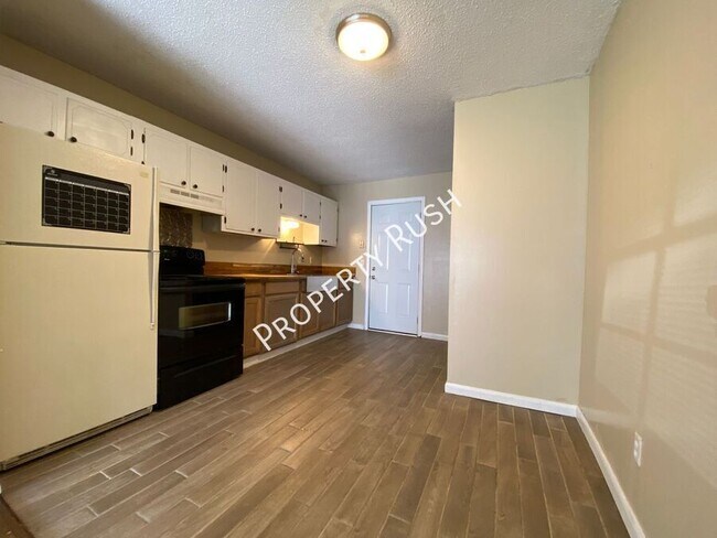 Building Photo - 7612 Bishop Dr