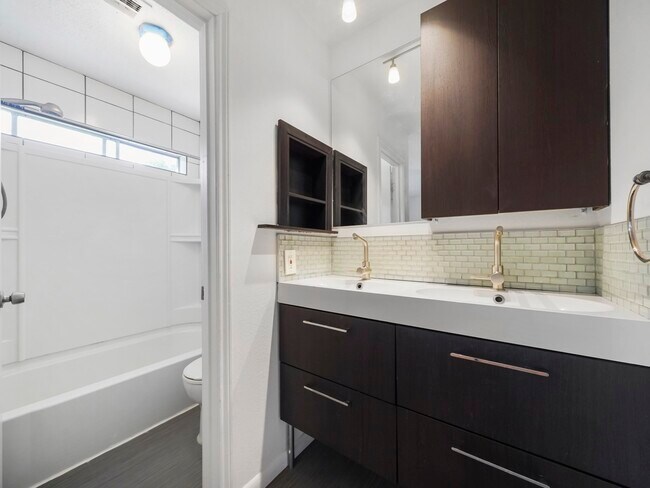 Building Photo - 1223 Bramblebury Dr