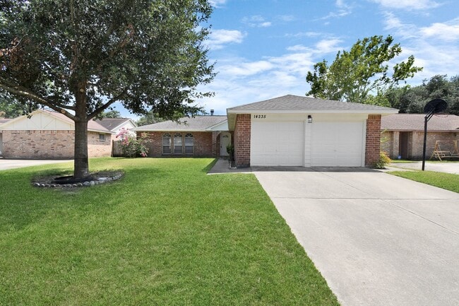 Building Photo - 14235 Bella Dr