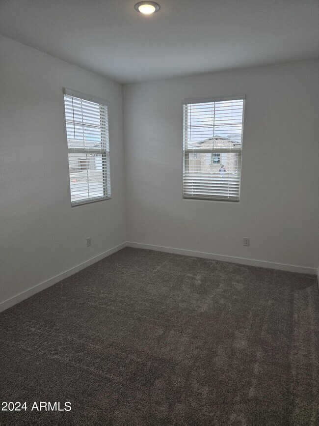 Building Photo - 4150 E Sagebrush St