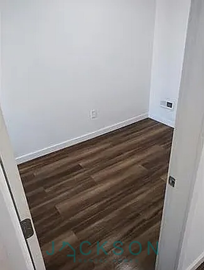 Building Photo - Cozy 2BR Home in Allegheny West