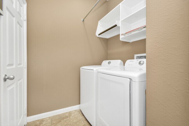 Building Photo - 3505 Barrington Ct