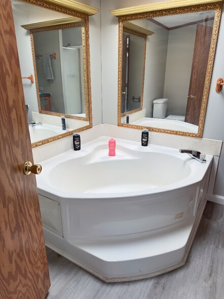 Building Photo - 200 N 28th St