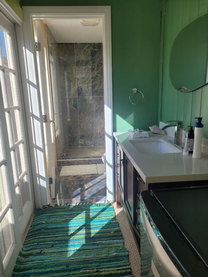 Building Photo - 1742 Hermosita Dr