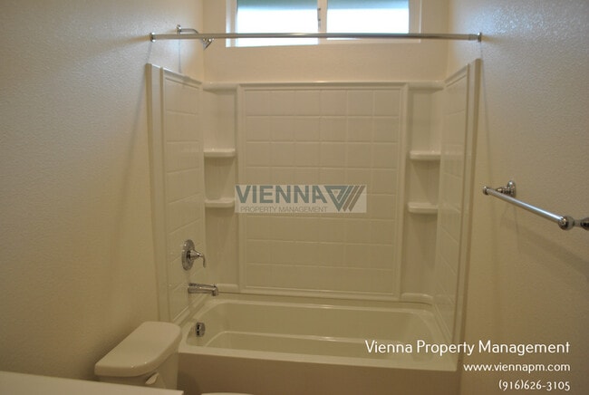 Building Photo - 525 Fox Hunt Wy