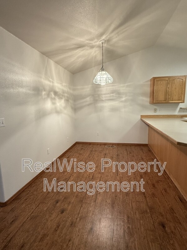 Building Photo - 122 Geneva Ct
