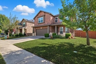 Building Photo - 913 Bloomfield Dr